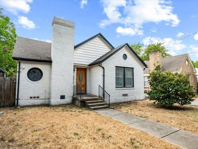 2614 Roanoke Ave