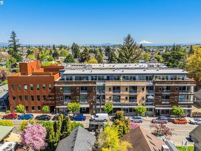 4216 N Mississippi Ave UNIT 402