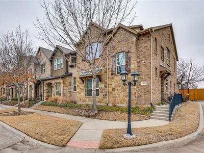 869 Rohan Dr
