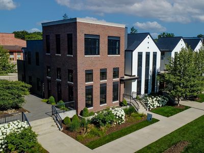 419 Main St