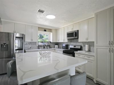Property at 306 W Houston Ave, Pasadena, TX