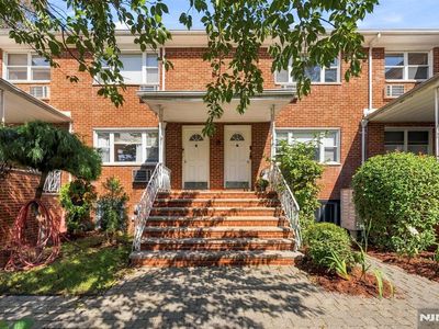 201 Oakdene Place #E2