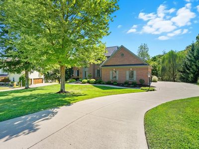 8217 Wycliffe Dr