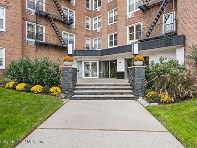 Property at 350 Richmond Ter APT 1R, Staten Island, NY