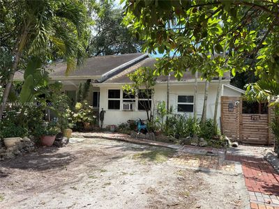 5930 SW 44th Ter