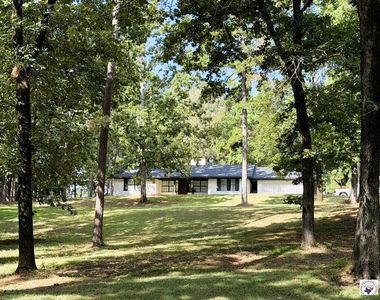 316 Woodland Lake Dr