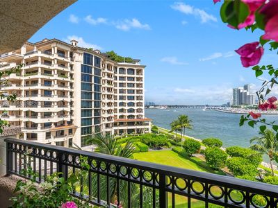 7052 Fisher Island Dr #7052