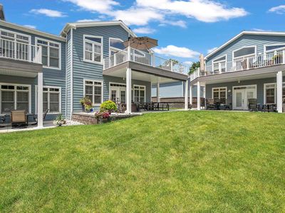 179 E Broadway St #B8