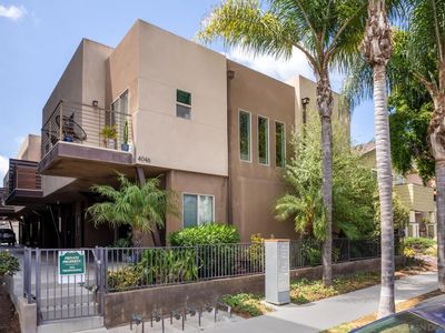 4046 Centre St Unit 6