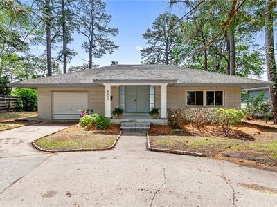 8516 Culfor Cres