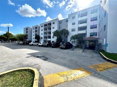 8145 NW 7th St APT 404