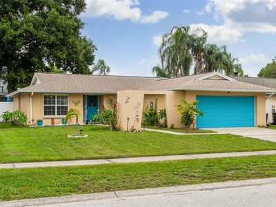 2461 Moore Haven Dr W