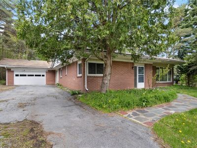 Property at 4155 Makyes Rd, Syracuse, NY