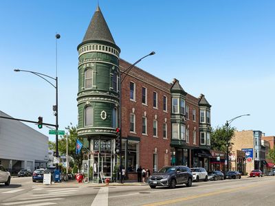 2202 N Clybourn Ave #3