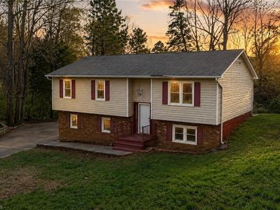 1712 Village Pl