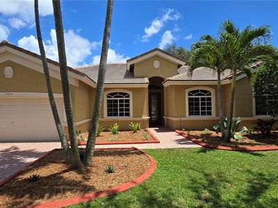 Property at 2823 Poinciana Cir, Cooper City, FL