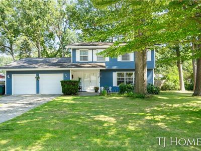 Property at 1032 Ivanhoe Dr, Muskegon, MI