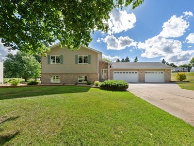 1651 Buckingham Path