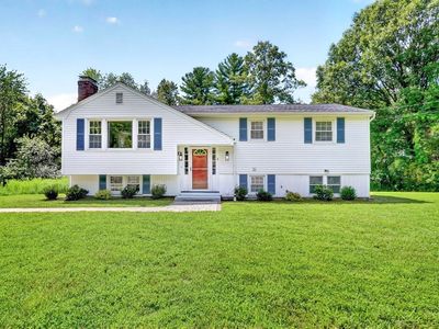 Property at 11 Appletree Ln, Bedford, MA