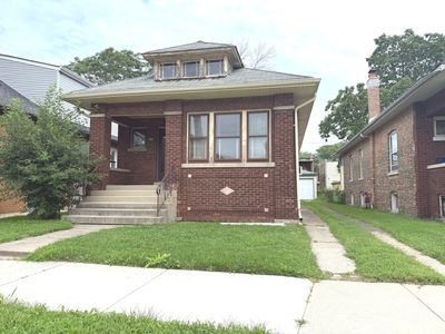 8115 S Dante Ave
