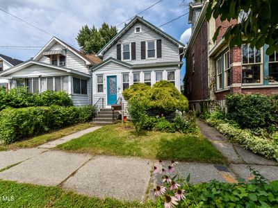 19 Albion Avenue