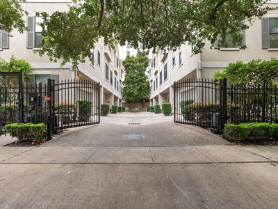 2210 Mid Ln APT 101