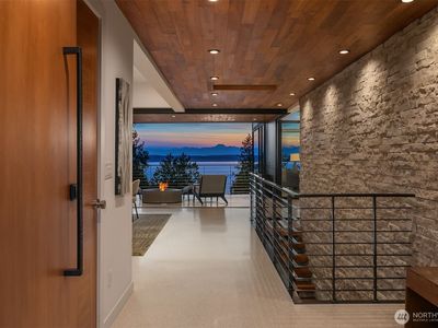 2825 Magnolia Boulevard W