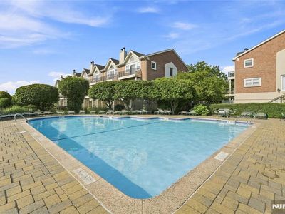 200 Grand Cove Way APT 4J