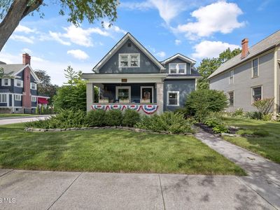 912 S Main St
