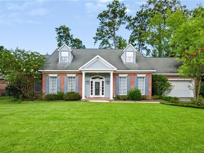 88 Longwood Dr