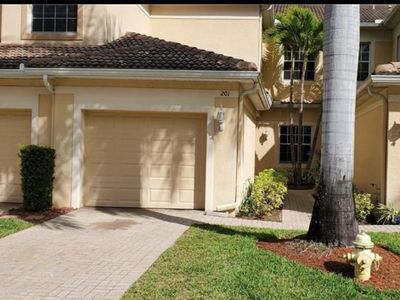 6081 Jonathans Bay Cir APT 201