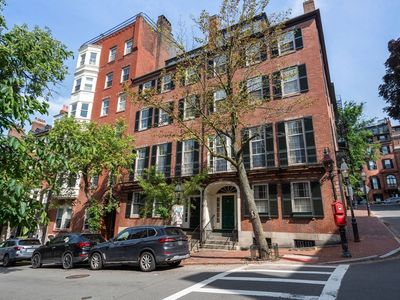 1 Chestnut St. #3B