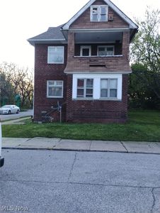 10809 Woodstock Ave