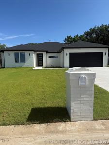 308 W Lauren St
