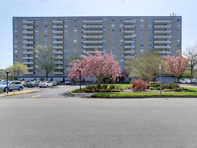 7320 Glenroie Ave APT 4G