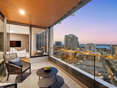 888 W East St UNIT 1603