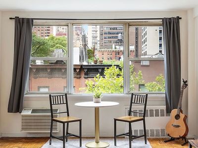 221 E 50th St APT 5C