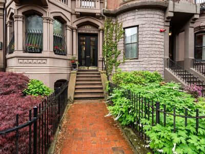 165 Beacon St APT 2
