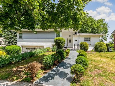 130 LaSalle Drive
