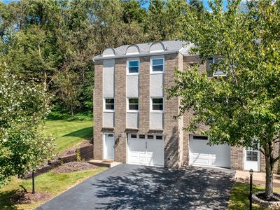 313 Joan Of Arc Ct