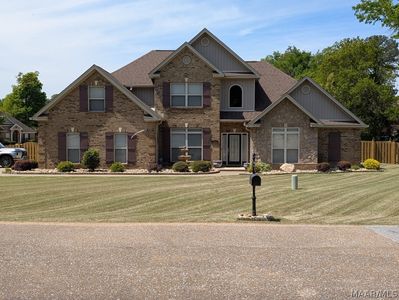 240 Woodford Dr