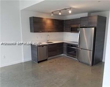 151 SE 1st St APT 3207