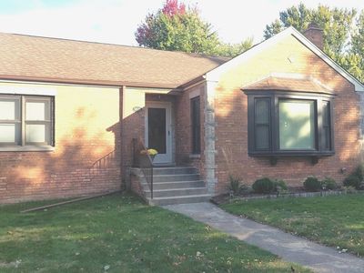 9835 S Saint Louis Ave