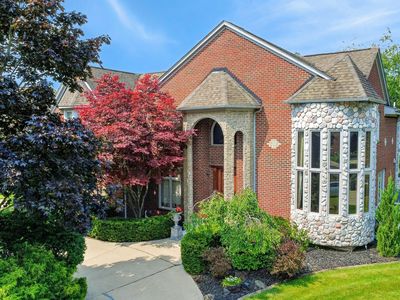 833 Lakewood Dr