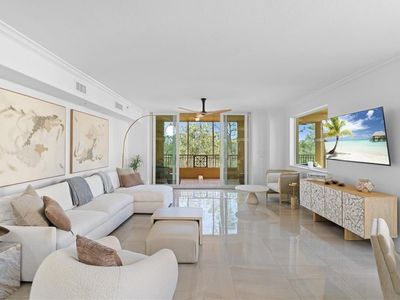 2738 Tiburon Blvd E #B-305