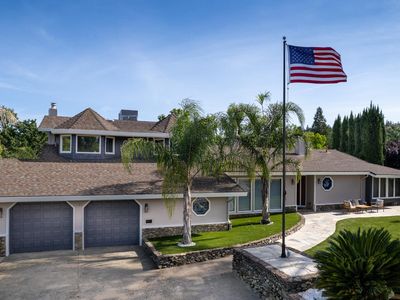 3021 Waterman Ct