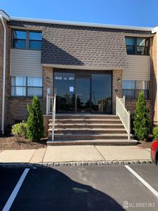 Property at 414 Sharon Ct, Woodbridge, NJ