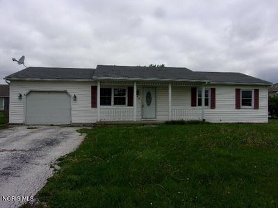 608 Crabapple Dr