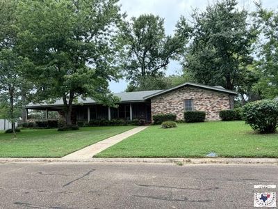 14 Regency Dr