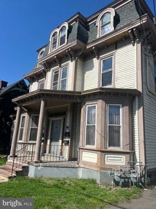 194 N Pearl St